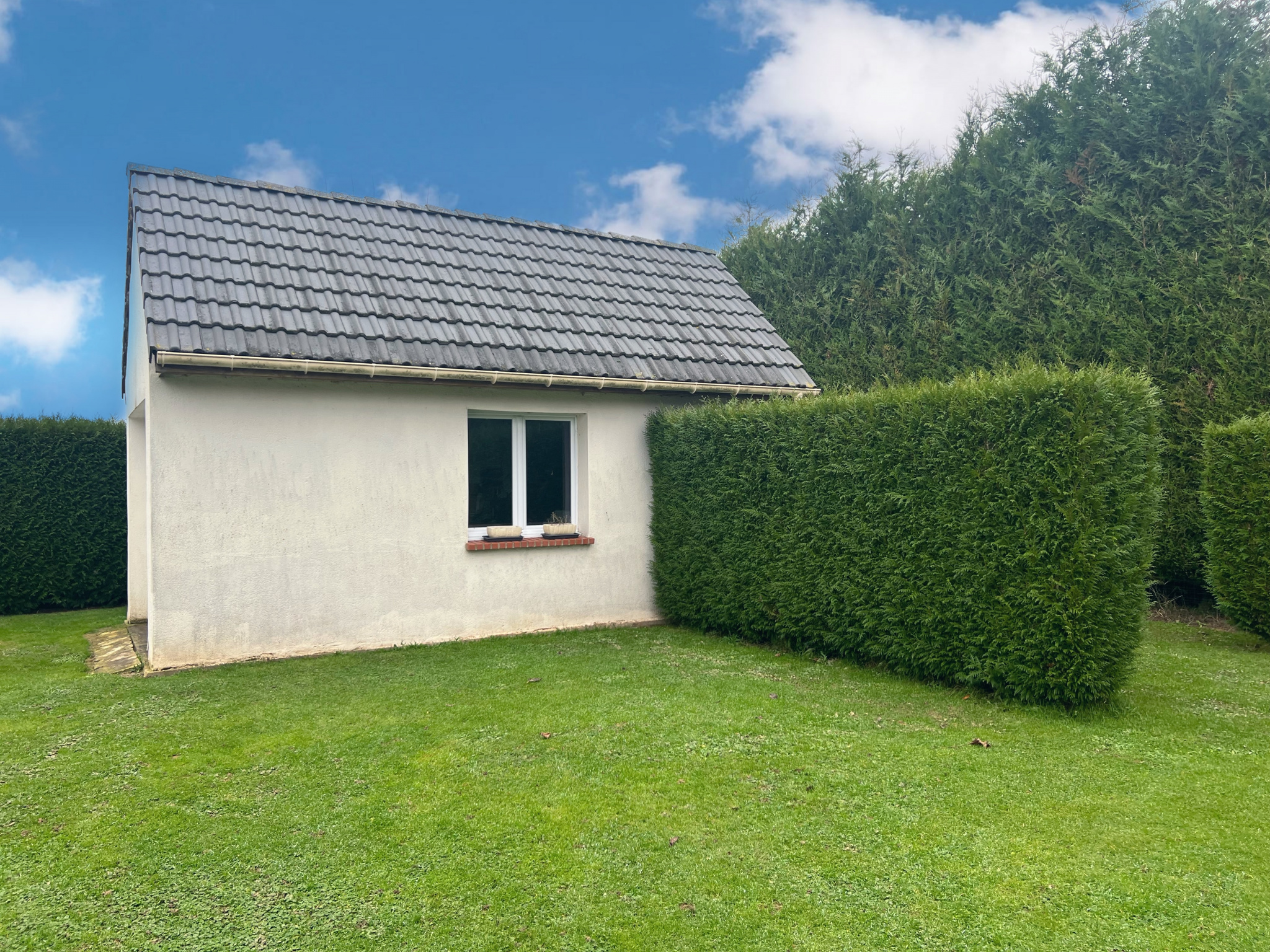 CHARMANT PAVILLON 5 CHAMBRES A 6 MIN DE BOURGTHEROULDE