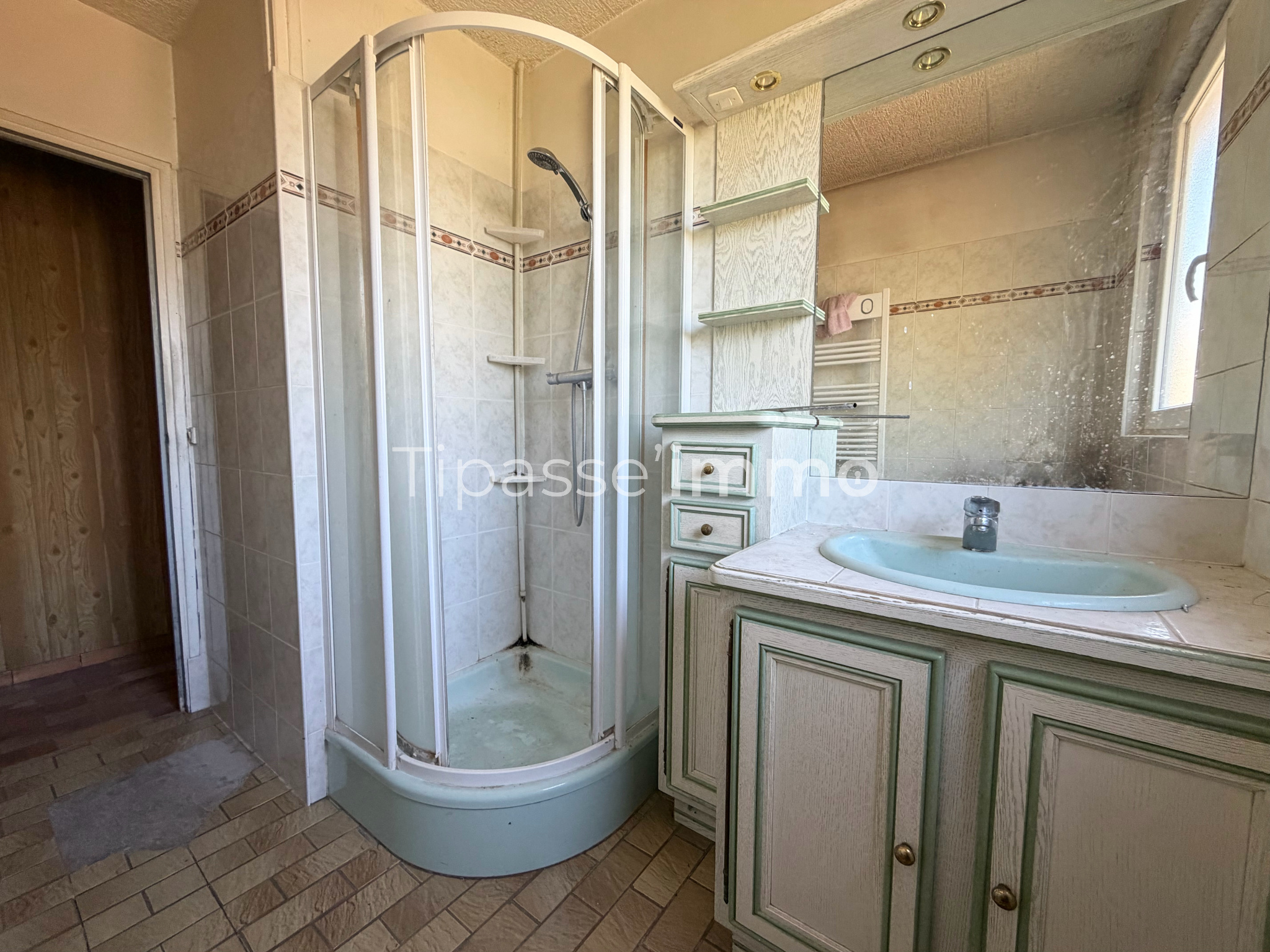 MAISON MITOYENNE D'UN CÔTÉ TOURVILLE LA RIVIÈRE MAISON MITOYENNE D'UN CÔTÉ TOURVILLE LA RIVIÈRE