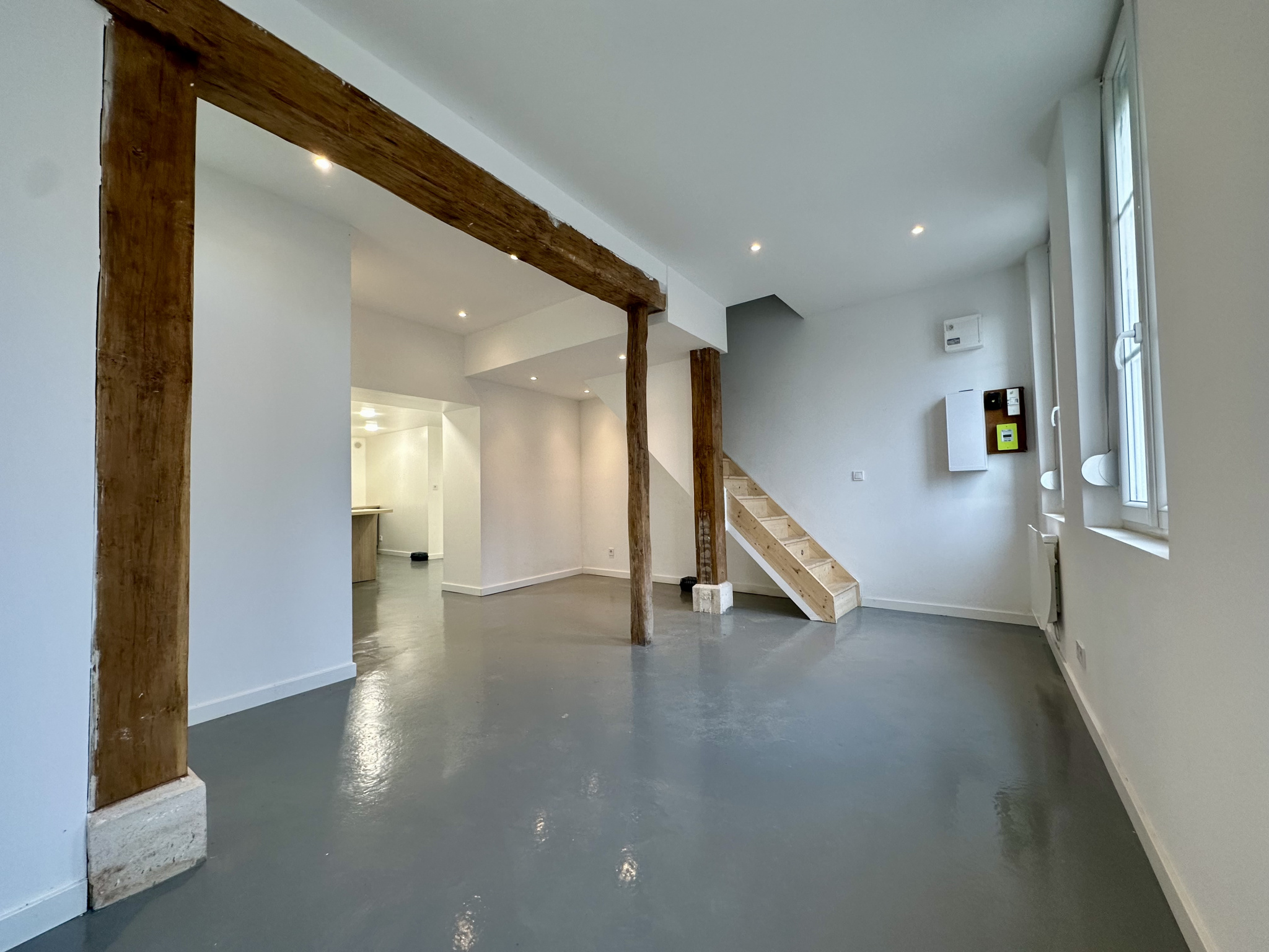 MAISON ENTIÈREMENT RÉNOVÉE ELBEUF