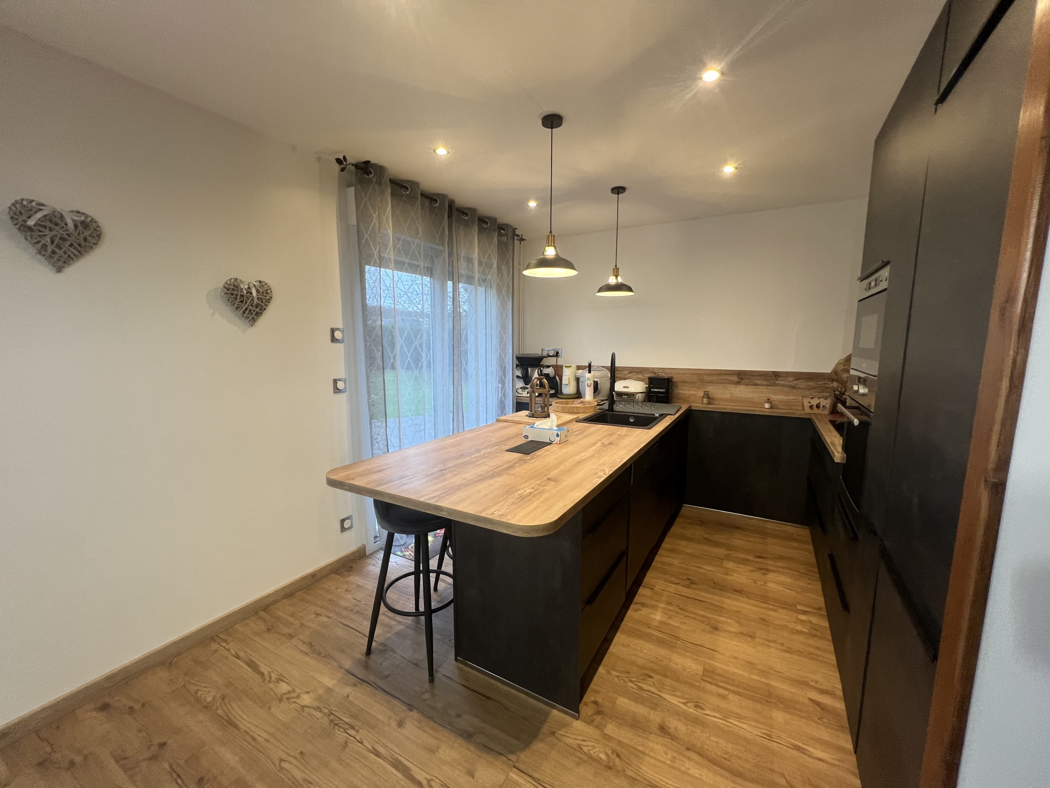CHARMANT PAVILLON 5 CHAMBRES A 6 MIN DE BOURGTHEROULDE