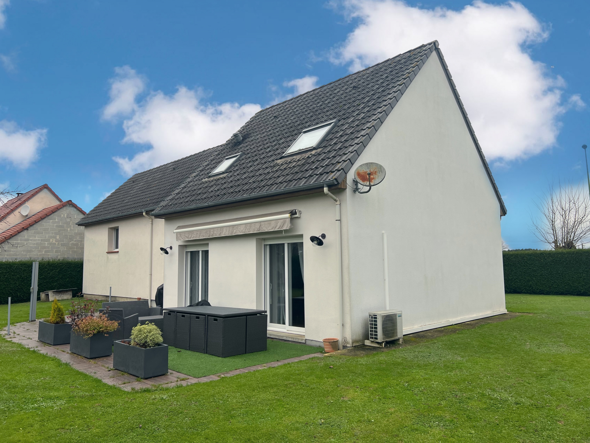 CHARMANT PAVILLON 5 CHAMBRES A 6 MIN DE BOURGTHEROULDE