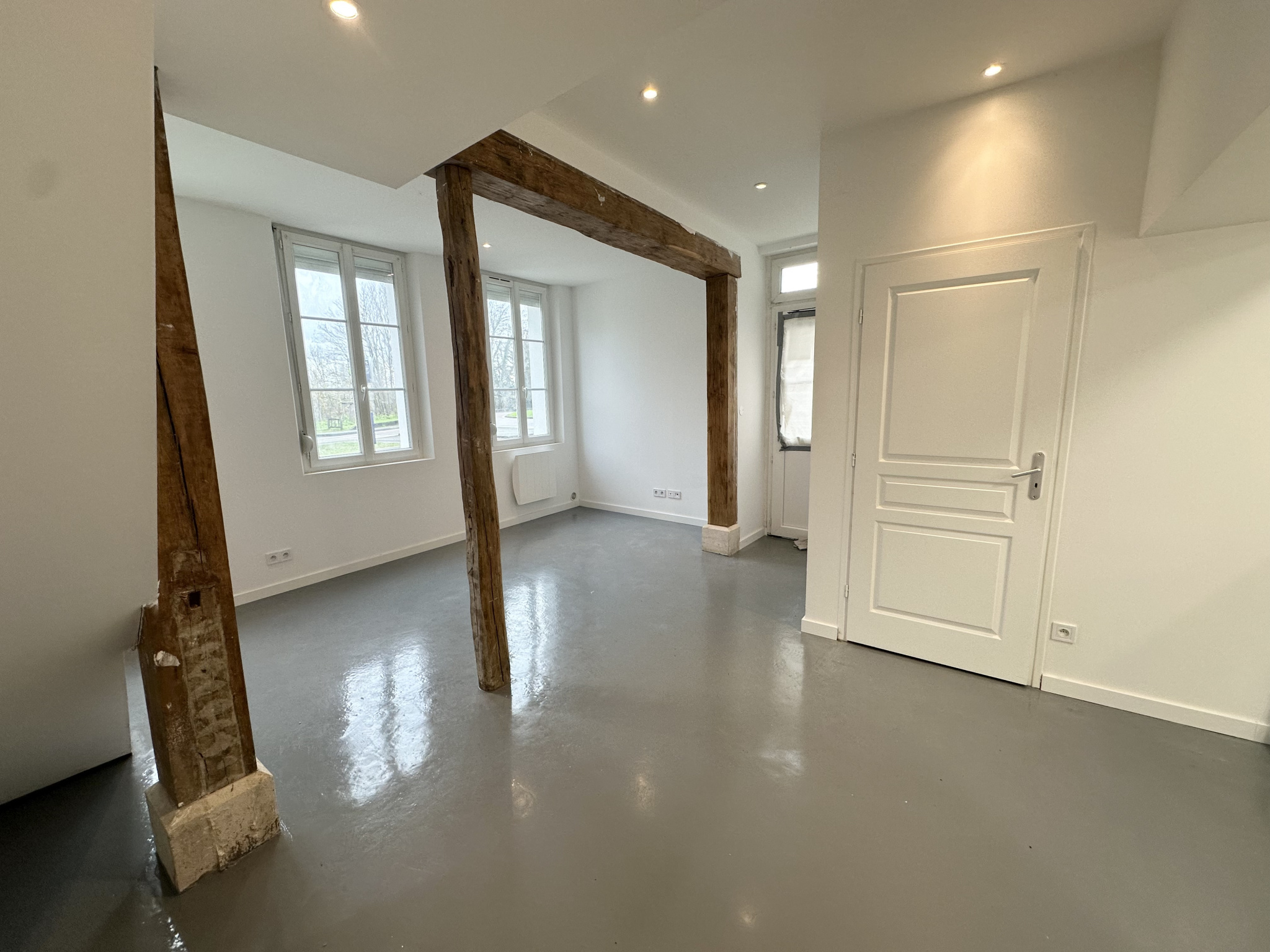 MAISON ENTIÈREMENT RÉNOVÉE ELBEUF