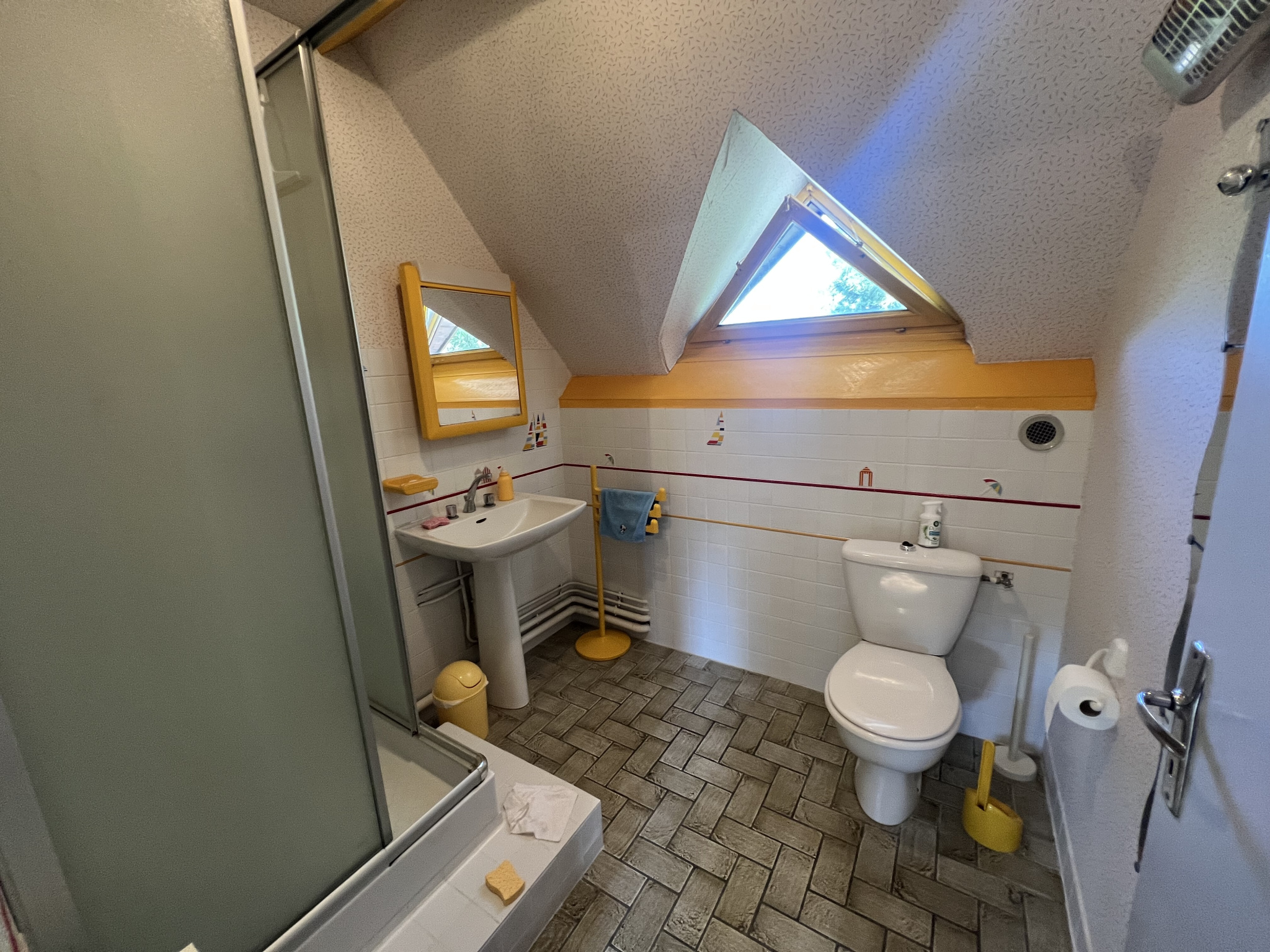 PAVILLON INDIVIDUEL 5 CHAMBRES A BRIONNE