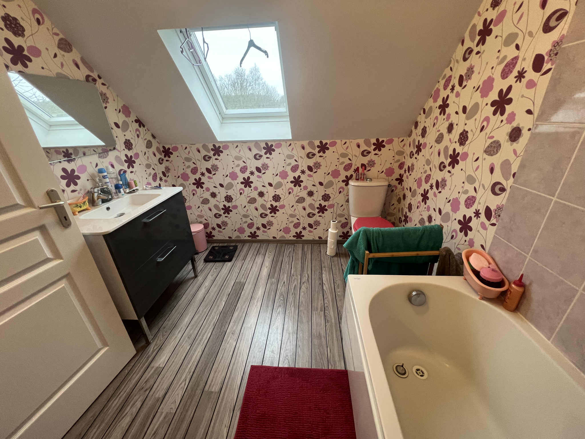 CHARMANT PAVILLON 5 CHAMBRES A 6 MIN DE BOURGTHEROULDE