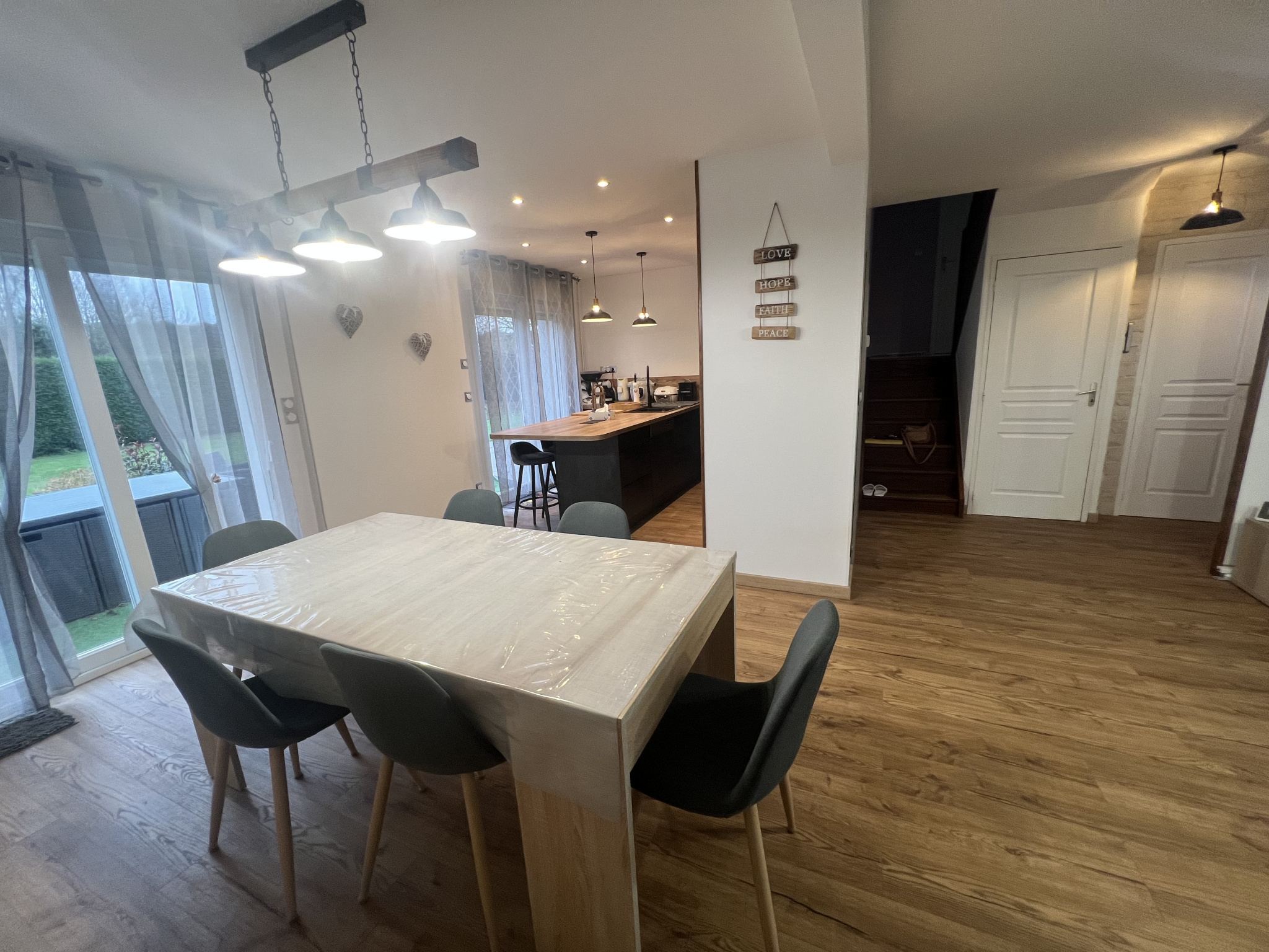 CHARMANT PAVILLON 5 CHAMBRES A 6 MIN DE BOURGTHEROULDE
