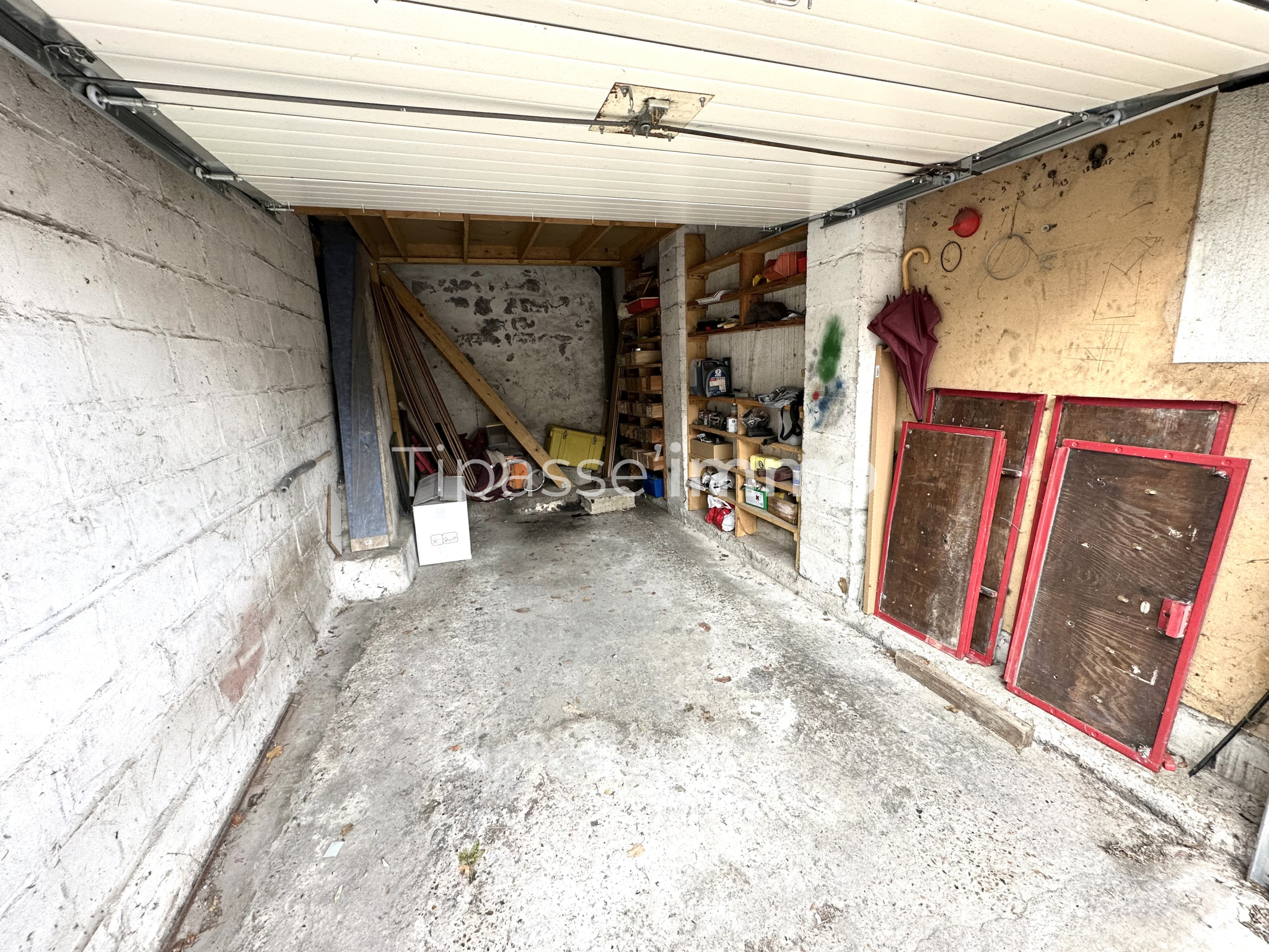 GARAGE 18 M2 ELBEUF