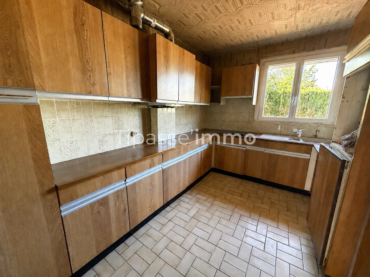 MAISON MITOYENNE D'UN CÔTÉ TOURVILLE LA RIVIÈRE MAISON MITOYENNE D'UN CÔTÉ TOURVILLE LA RIVIÈRE