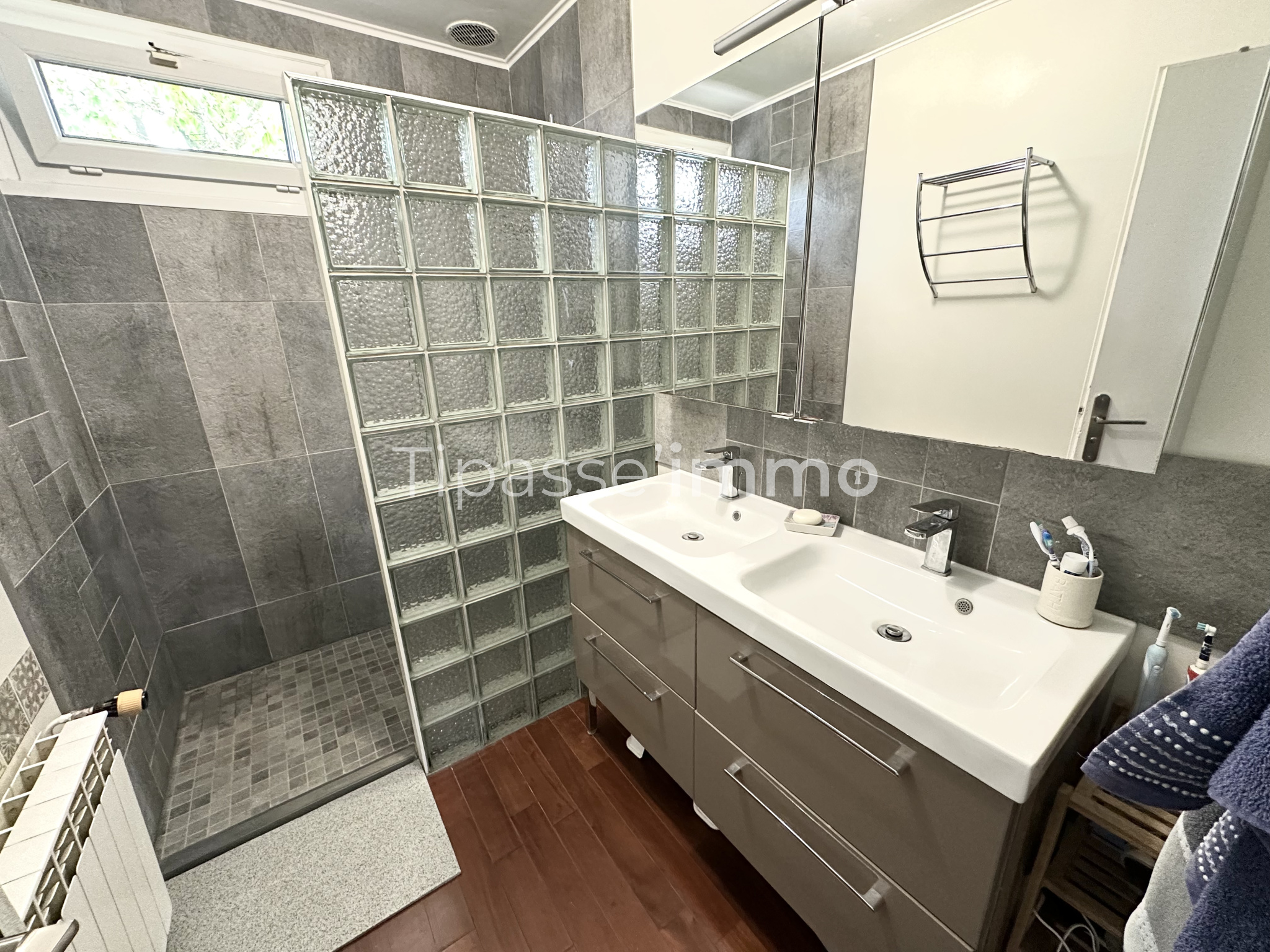 PAVILLON PLAIN PIED CENTRE BOSROUMOIS