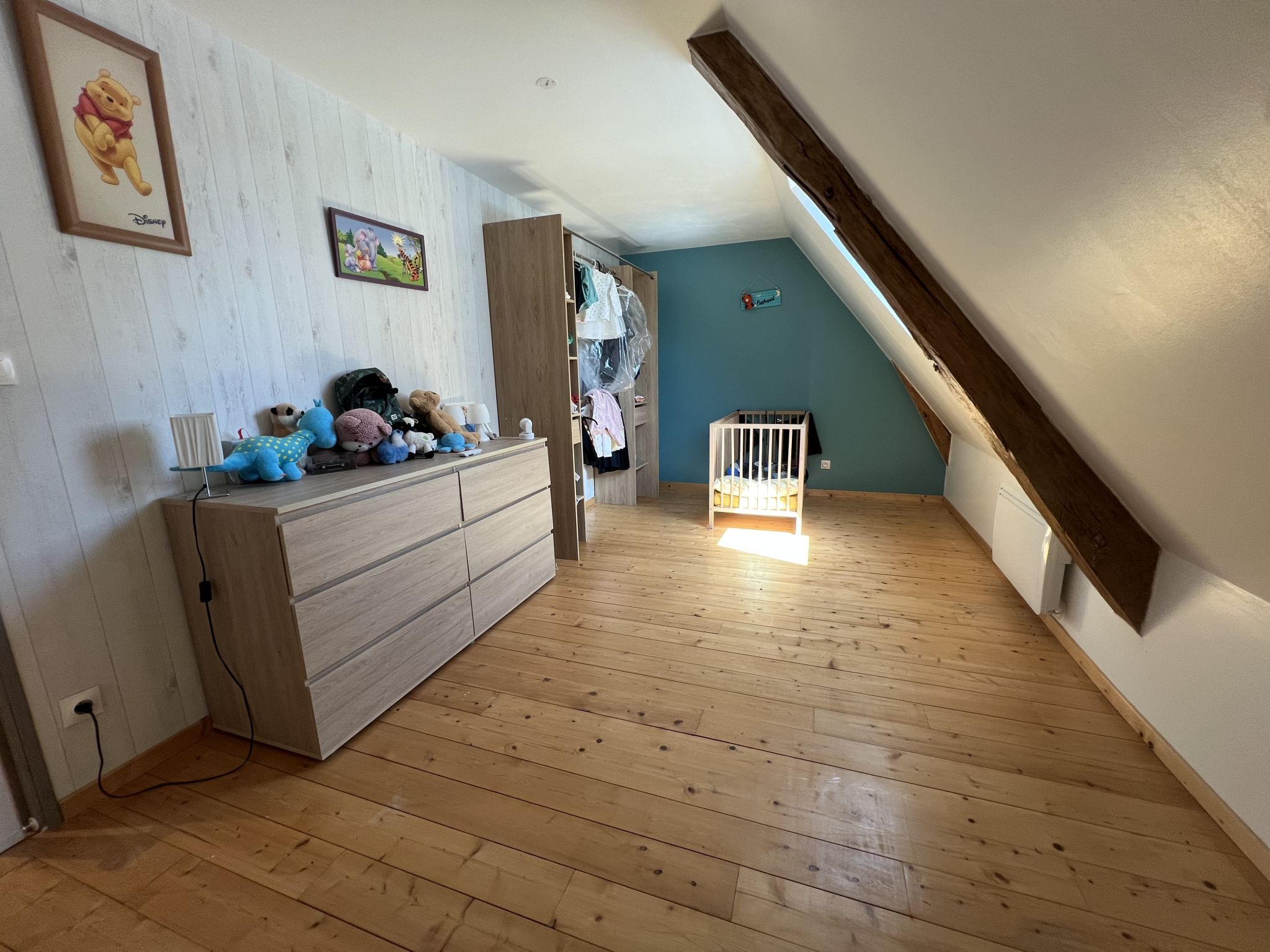MAISON FAMILIALE AU VOLUMES GENEREUX A QUELQUES MINUTES DE BOURGTHEROULDE