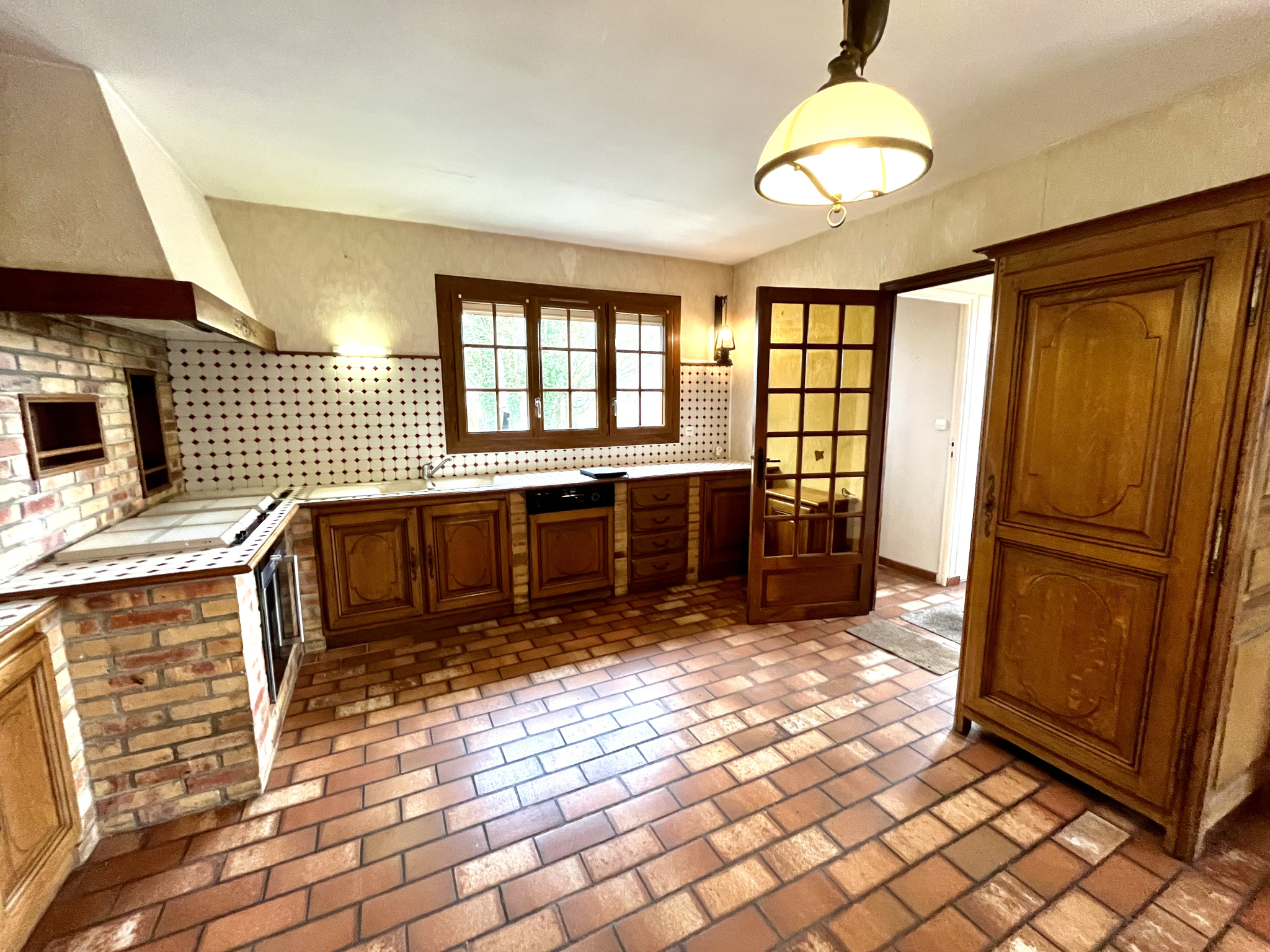 PAVILLON TRADITIONNEL PROCHE DU BEC-HELLOIN