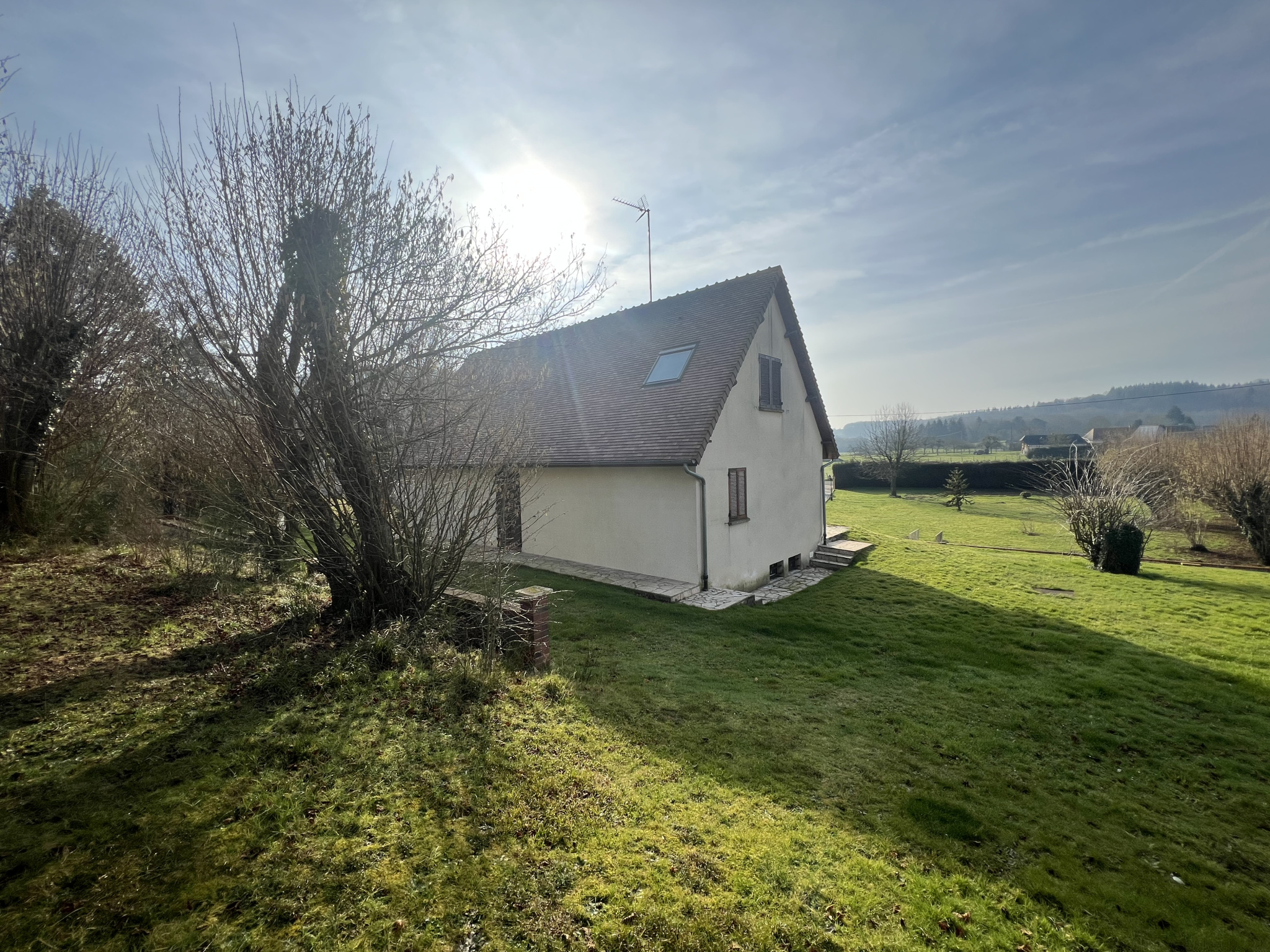 PAVILLON TRADITIONNEL PROCHE DU BEC-HELLOIN