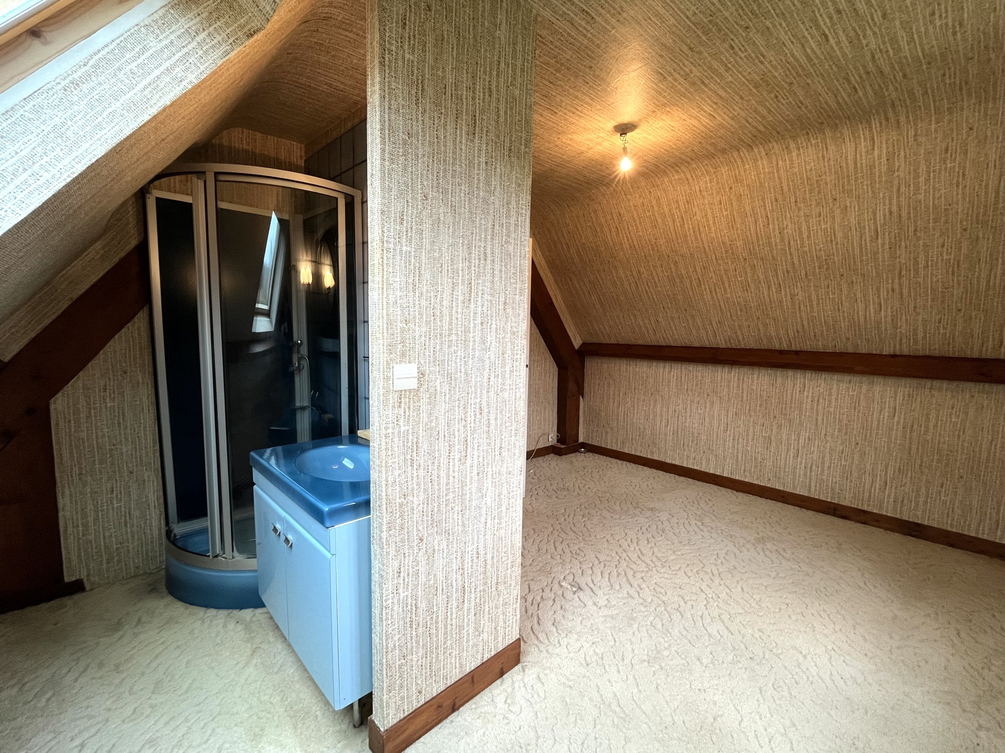 PAVILLON TRADITIONNEL PROCHE DU BEC-HELLOIN