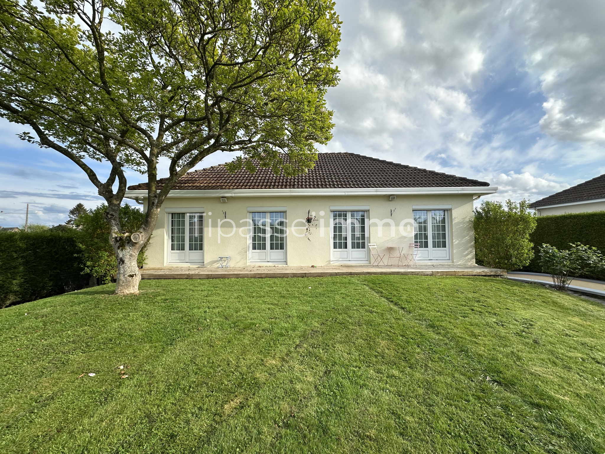 PAVILLON PLAIN PIED CENTRE BOSROUMOIS
