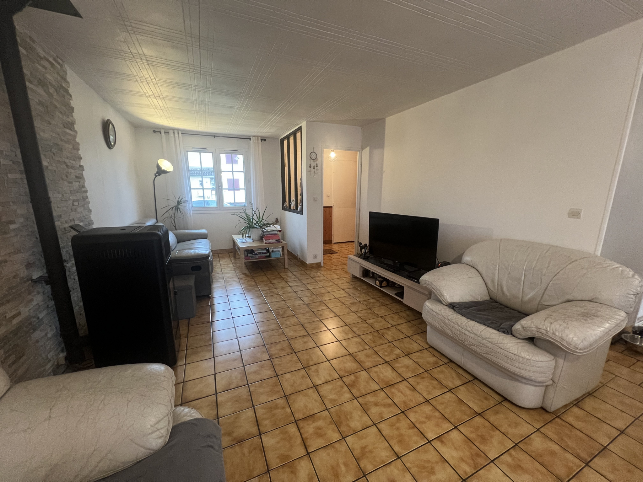 MAISON 3 CHAMBRES ET 1 BUREAU A BOURGTHEROULDE